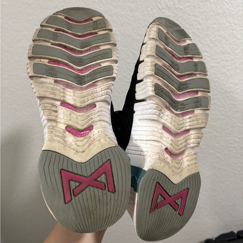 Nike black white and pink Metcon - Picture 9 of 9